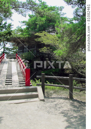 以瑞安寺五座大寺為背景的“水印橋”/宮城縣宮城縣松島町 81082461
