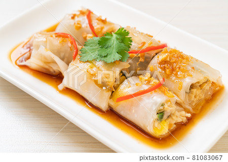 Chinese Steamed Rice Noodle Rolls Chinese Steamed Rice Noodle Rolls 81083067