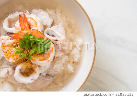 boiled rice soup with seafood 81083132