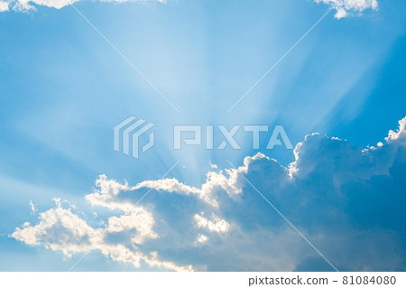 Summer cloud light beam image 81084080