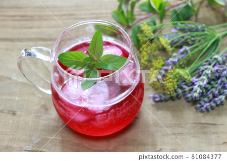 Red syrup juice with shiso + hibiscus + mint 81084377
