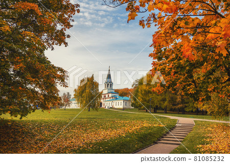 View of architectural complex in Kolomenskoye on autumn . Moscow. Russia View of architectural complex in Kolomenskoye on autumn . Moscow. Russia 81085232