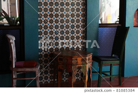 Open cafe in Thailand 81085384