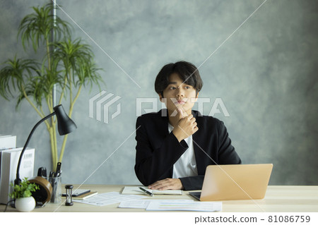 Male personal computer 81086759