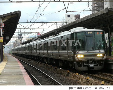 JR West 223 series 1000 series 普通 開往姬路大津站 JR West 223 series 1000 series 普通 開往姬路大津站 81087037