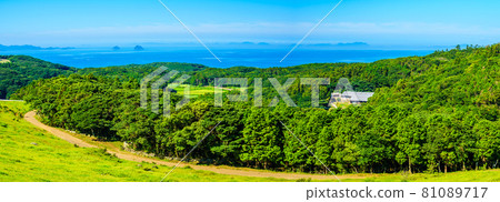 Yamagashira Pasture Panorama [Ikitsuki Town, Hirado City, Nagasaki Prefecture] 81089717