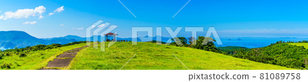 Yamagashira Pasture Panorama [Ikitsuki Town, Hirado City, Nagasaki Prefecture] 81089758