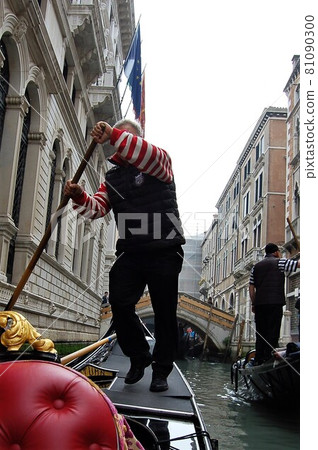 威尼斯貢多拉船夫 81090300