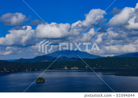 Hokkaido summer Lake Mashu and Mt. Shari distant view 81094844