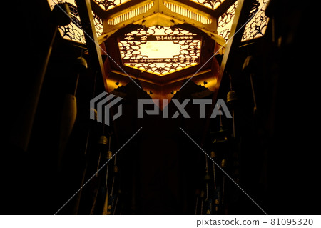 清水寺掛燈和風鈴 81095320