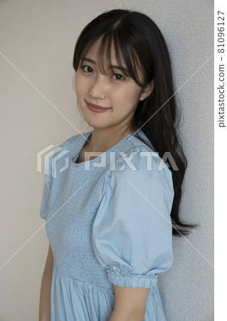 一件美麗的女人的肖像 一件美麗的女人的肖像 81096127