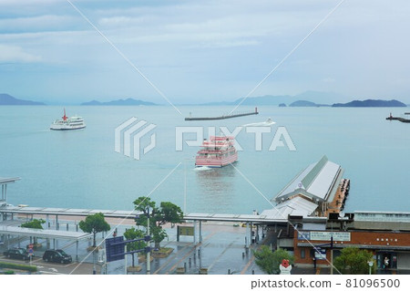 直島、女木島、男木島(高松港)的渡輪 直島、女木島、男木島(高松港)的渡輪 81096500