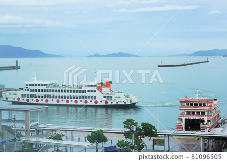 Ferry to Naoshima, Megijima, Ogijima (Takamatsu Port) 81096505