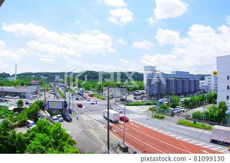 Views of Akishima City and the Haijima Bridge 81099130