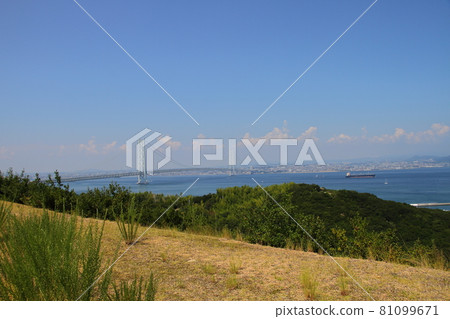 Superb view of Akashi Kaikyo Bridge seen from Awaji SA Superb view of Akashi Kaikyo Bridge seen from Awaji SA 81099671