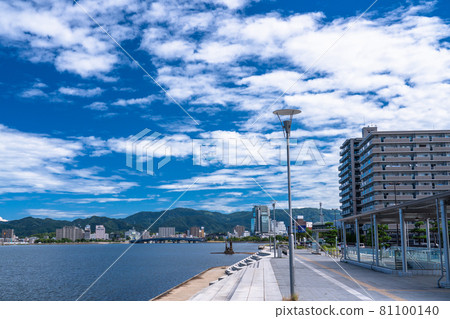 《Shimane Prefecture》 Lake Shinji / Sodeshi Park and downtown Matsue 《Shimane Prefecture》 Lake Shinji / Sodeshi Park and downtown Matsue 81100140