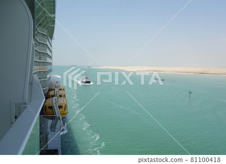 Suez Canal seen from the veranda of a passenger ship 81100418