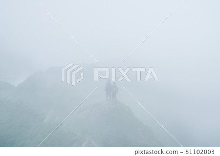 雲中的冒險家 81102003