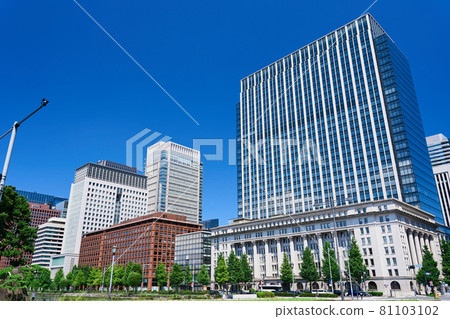 Scenery of the business district in Marunouchi, Tokyo 81103102