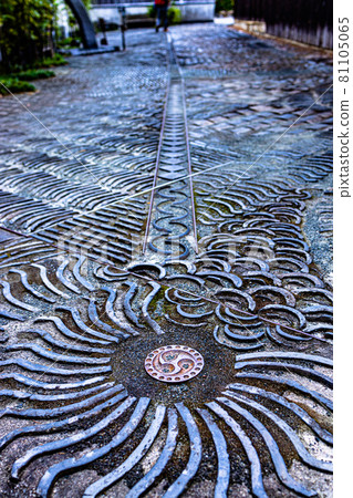 漂亮的瓷磚人行道 81105065