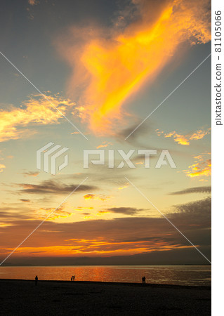 大理石海灘日落和雲彩 大理石海灘日落和雲彩 81105066