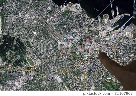 The city of Tallin in a satellite view 81107962