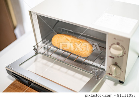 Warm toaster French bread 81111055