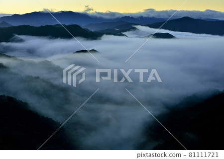 野坂川村的雲海 81111721