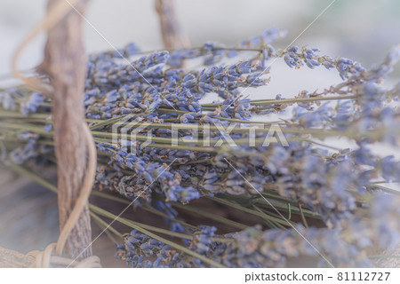 Lavender potpourri in a basket, basket and dry lavender, potpourri, 81112727