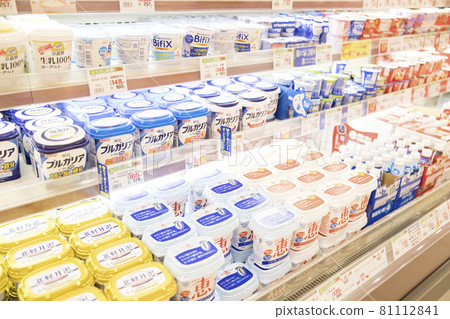 超市酸奶部門形象 81112841