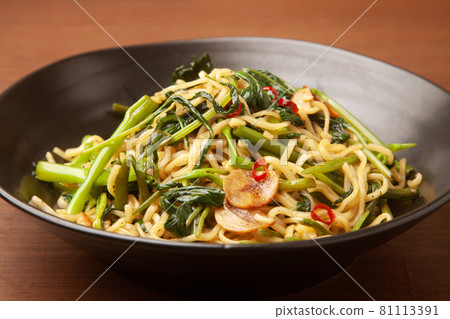 菠菜炒麵 菠菜炒麵 81113391