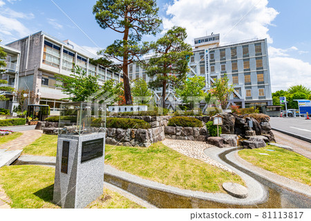 天氣晴朗的松本市政府，長野縣松本市 81113817