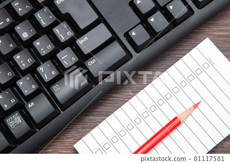 Keyboard and checklist to do list 81117581
