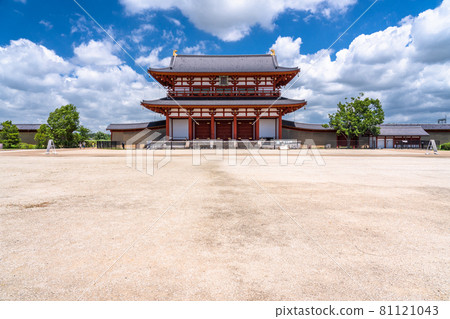 《Nara Prefecture》 Heijo Palace, Suzakumon under the clear sky 《Nara Prefecture》 Heijo Palace, Suzakumon under the clear sky 81121043