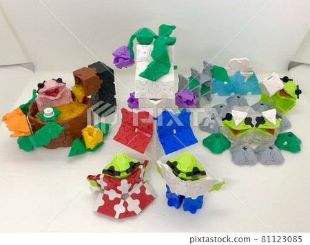 Frog and hot spring block art 81123085