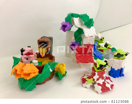 Frog and hot spring block art 81123086