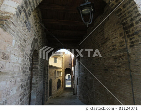 Historical detail Historical detail 81124071