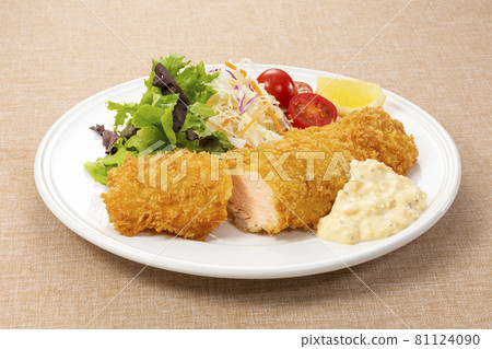 Fried autumn salmon Fried autumn salmon 81124090