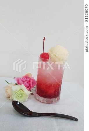 Red cream soda Red cream soda 81126070