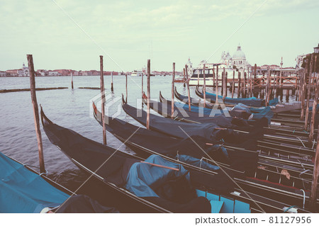 Panoramic view of Laguna Veneta coast of Venice city with gondolas Panoramic view of Laguna Veneta coast of Venice city with gondolas 81127956