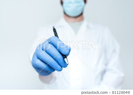 Scientist Demonstrating New Technology, Doctor Giving Medical Advice, Chemist Science Lectures Discussions, Wearing Occupation Workwear Protective Gears 81128049