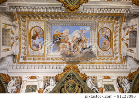 Panoramic view of interior and arts of Palazzo Pitti Panoramic view of interior and arts of Palazzo Pitti 81128090