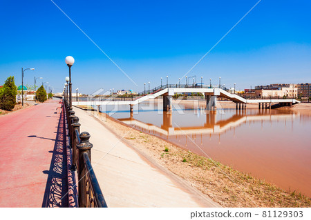 Bridge through Shavat canal, Urgench 81129303