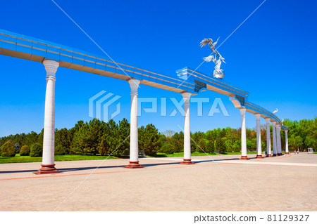 Ezgulik Arch at Independence square, Tashkent Ezgulik Arch at Independence square, Tashkent 81129327