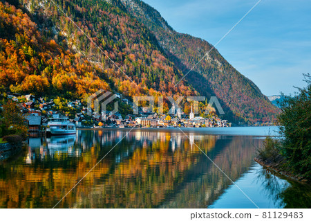 Hallstatt village, Austria Hallstatt village, Austria 81129483