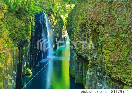 [Miyazaki Prefecture] Takachiho Gorge and Manai Waterfall 81129555