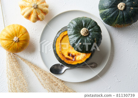 Whole pumpkin pudding Whole pumpkin pudding 81130739