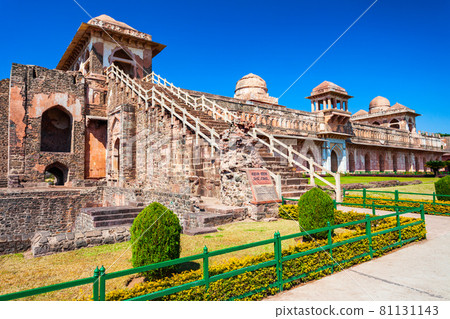Jahaz Mahal Ship Palace ruins, Mandu Jahaz Mahal Ship Palace ruins, Mandu 81131143