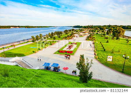 Bear sculpture in Strelka park, Yaroslavl 81132144
