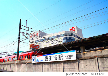 停在名鐵豐市站豐市站的電車風景 81134706